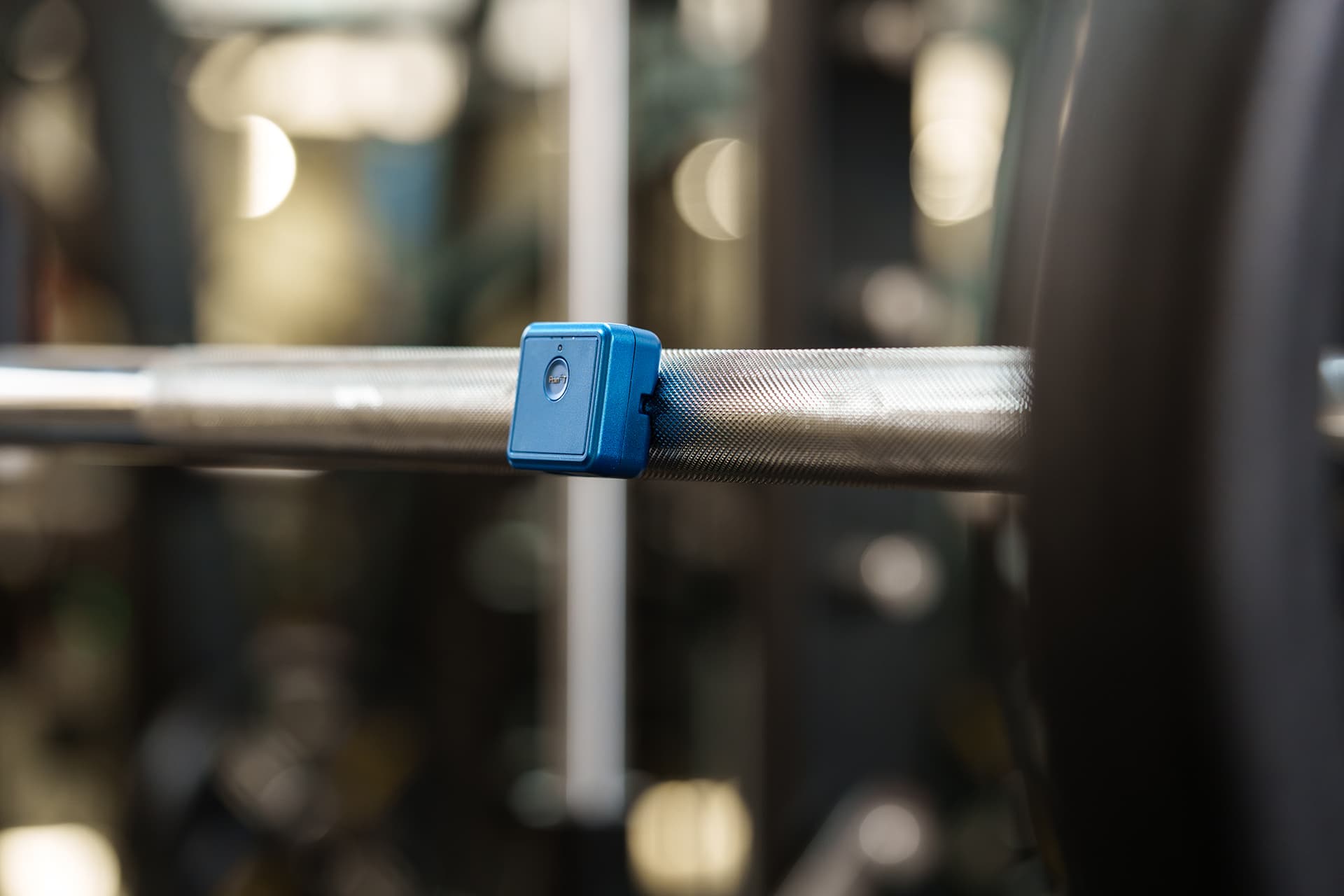PoinT GO on barbell in gym